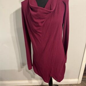 Cowl neck, split front knit top. XXL